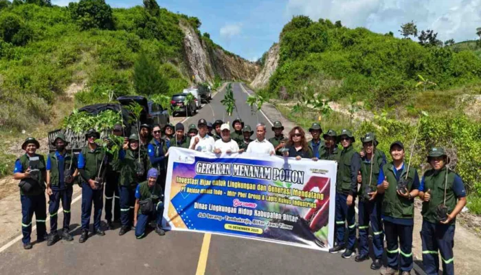 Menanam Harapan di Jalur Selatan, Kolaborasi PT RMI–Mitr Phol Group Dorong Ruang Hijau JLS Blitar