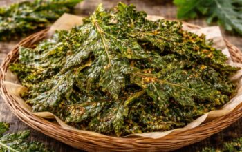 Cara Membuat Keripik Daun Pepaya Agar Tidak Pahit dan Renyah